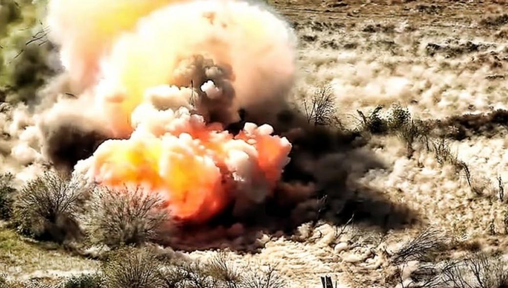 Οι Αμερικανοί πεζοναύτες σε μαζικές βολές πυροβολικού (βίντεο)